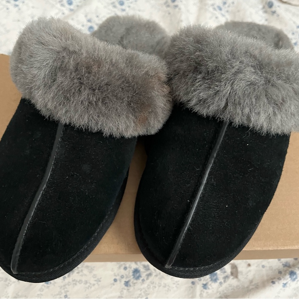 UGG Black and Gray Women's Slippers